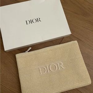 DIOR BEAUTY RAFFIA POUCH